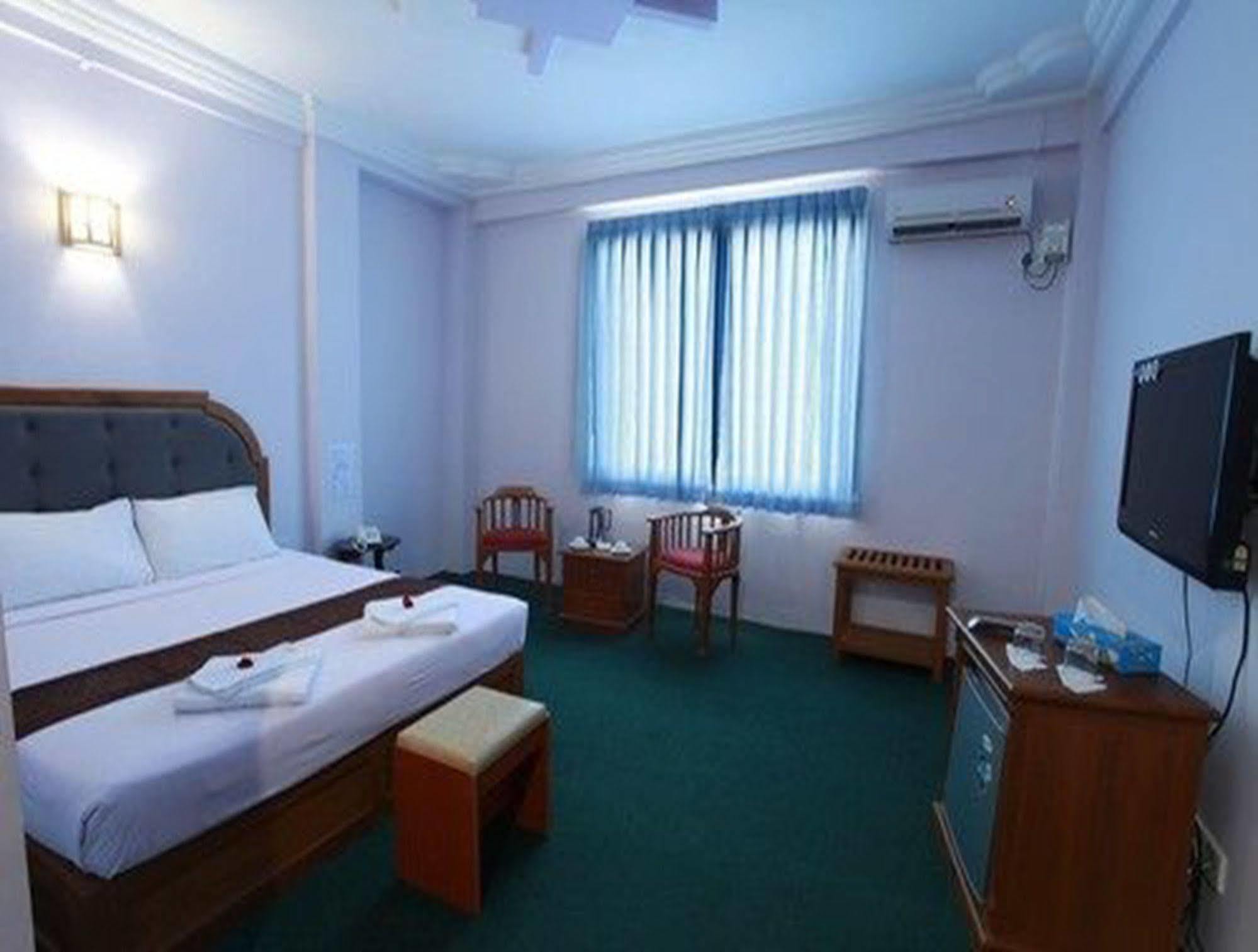 Hotel Glory Янгон Екстер'єр фото