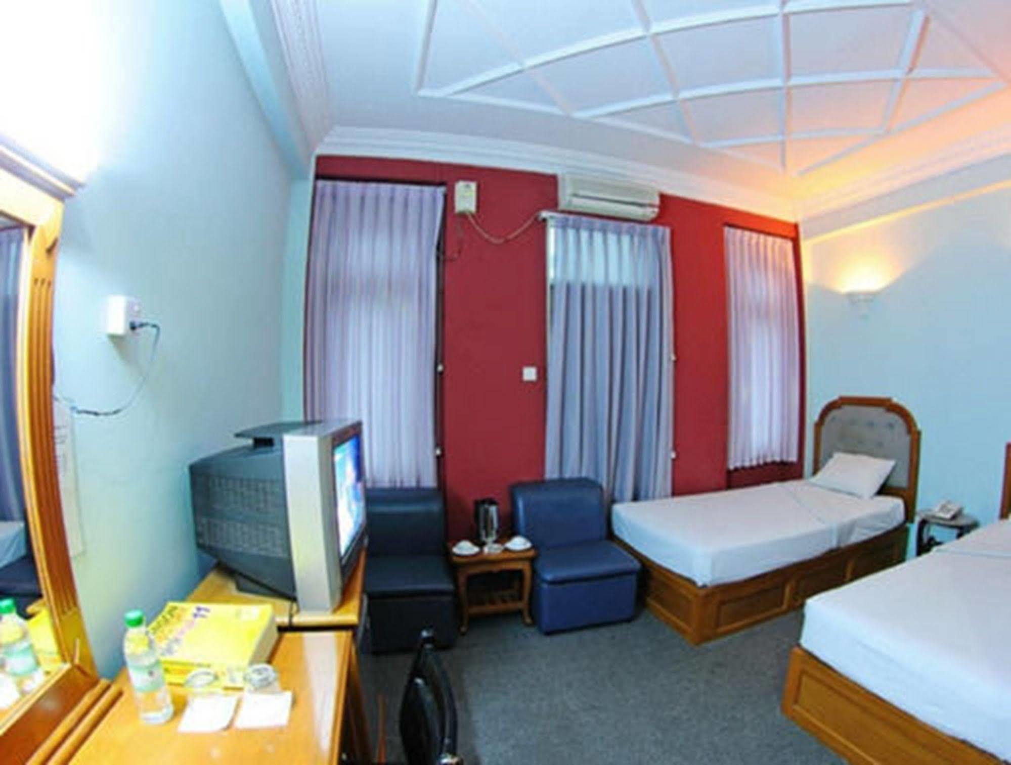 Hotel Glory Янгон Екстер'єр фото
